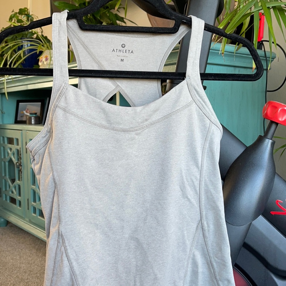Athleta Gray workout tank with built in bra